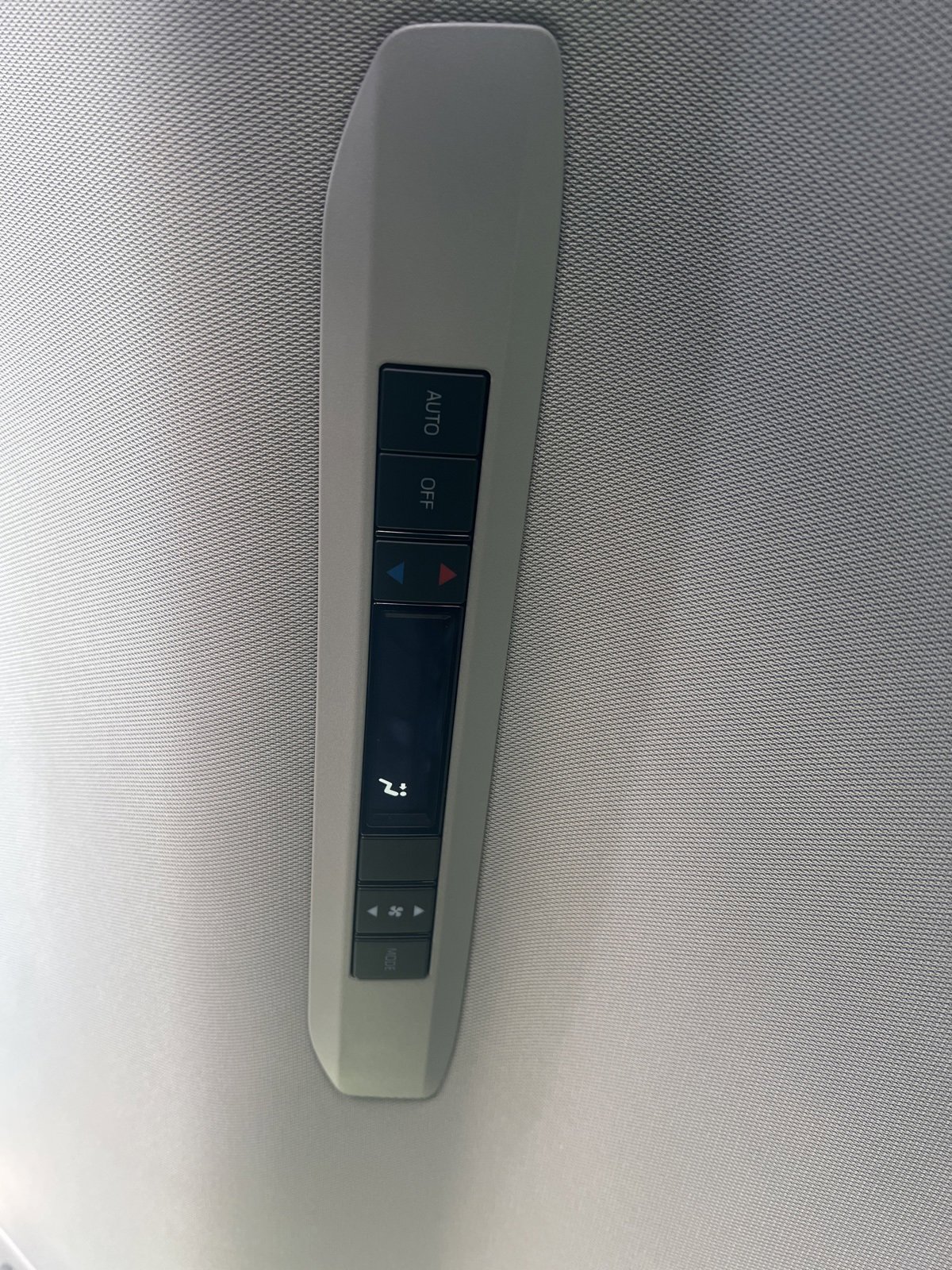 Used 2024 Toyota Sienna LE image 25