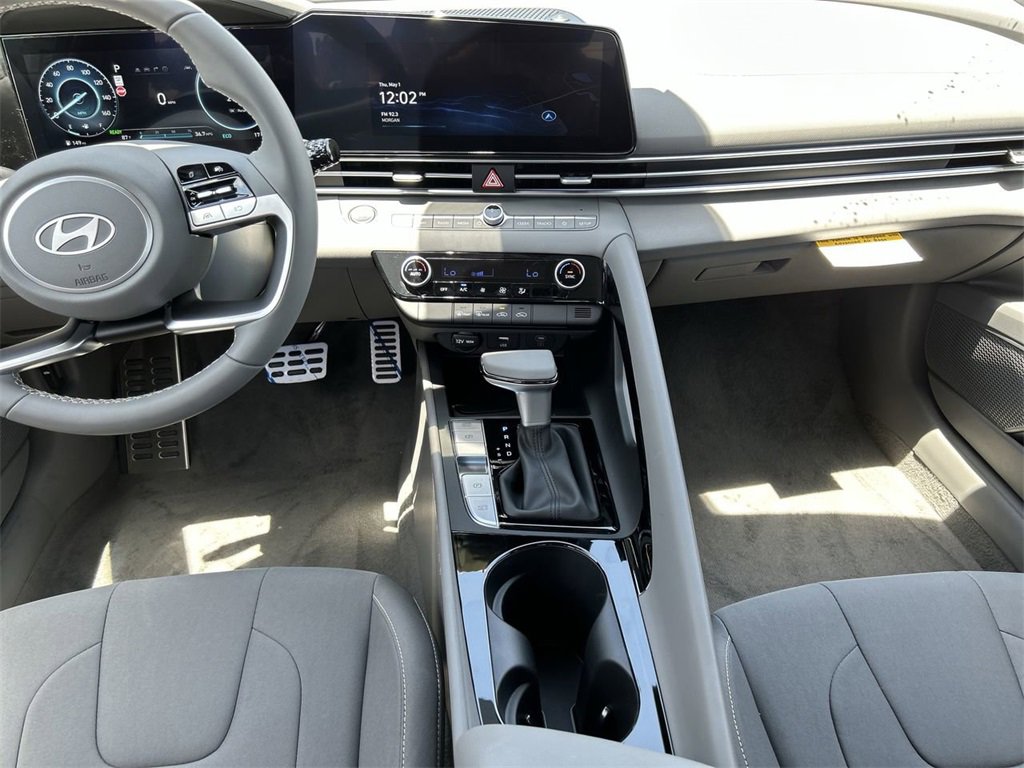 New 2025 Hyundai Elantra SEL image 5