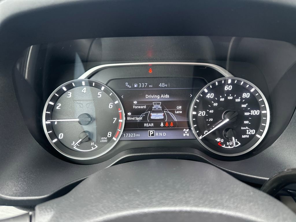 Used 2024 Nissan Titan SV image 19