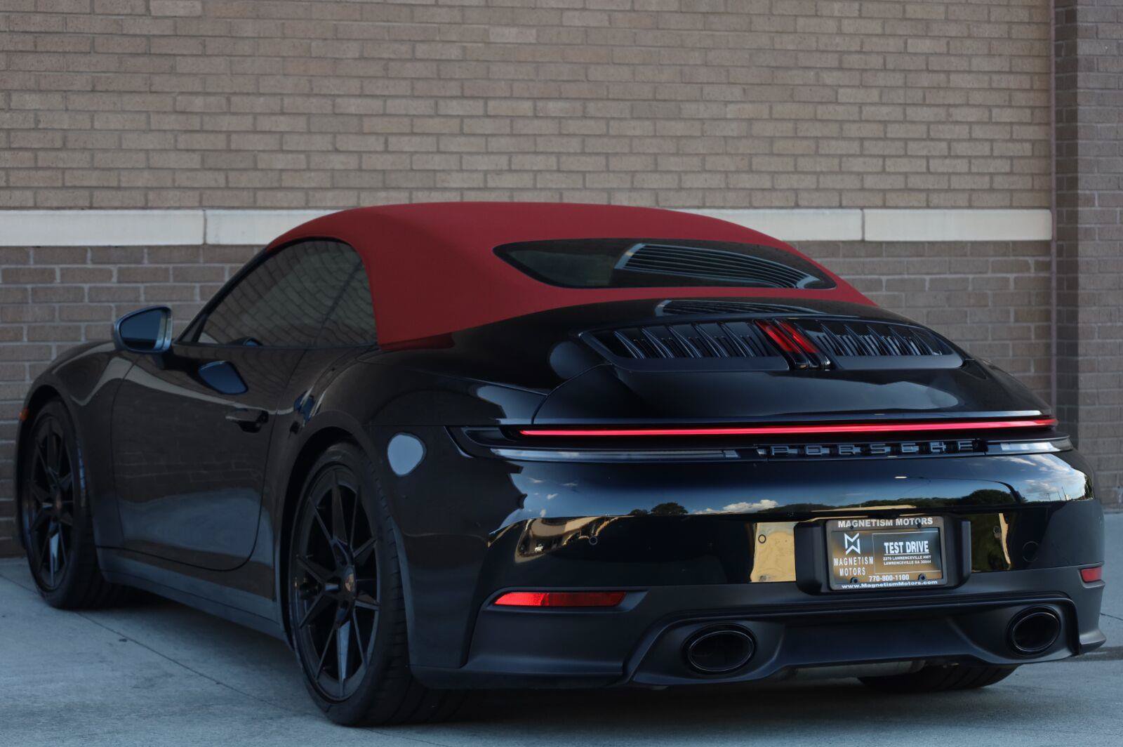 Used 2026 Porsche 911 Carrera T RWD image 19