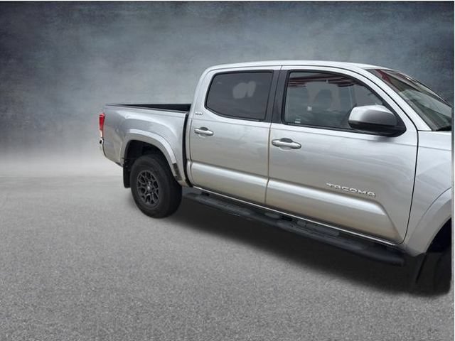Used 2017 Toyota Tacoma SR5 w/ Tow Package RWD image 11