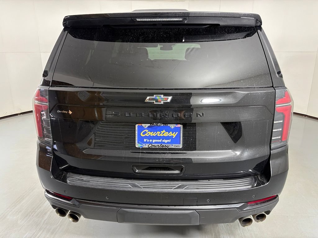 Used 2025 Chevrolet Suburban Z71 AWD/4WD image 7