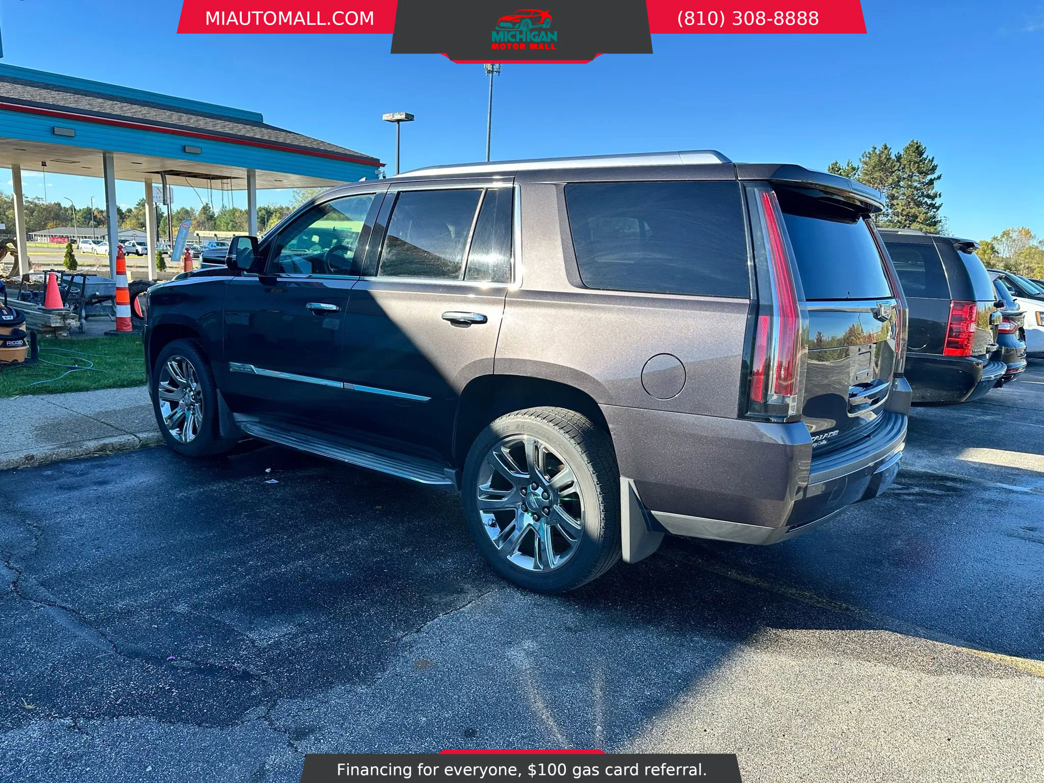 Used 2015 Cadillac Escalade Luxury image 7