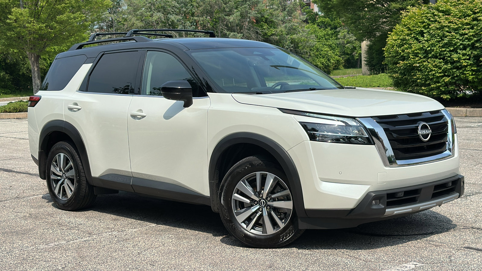 Certified 2024 Nissan Pathfinder SL w/ Cargo Package image 1