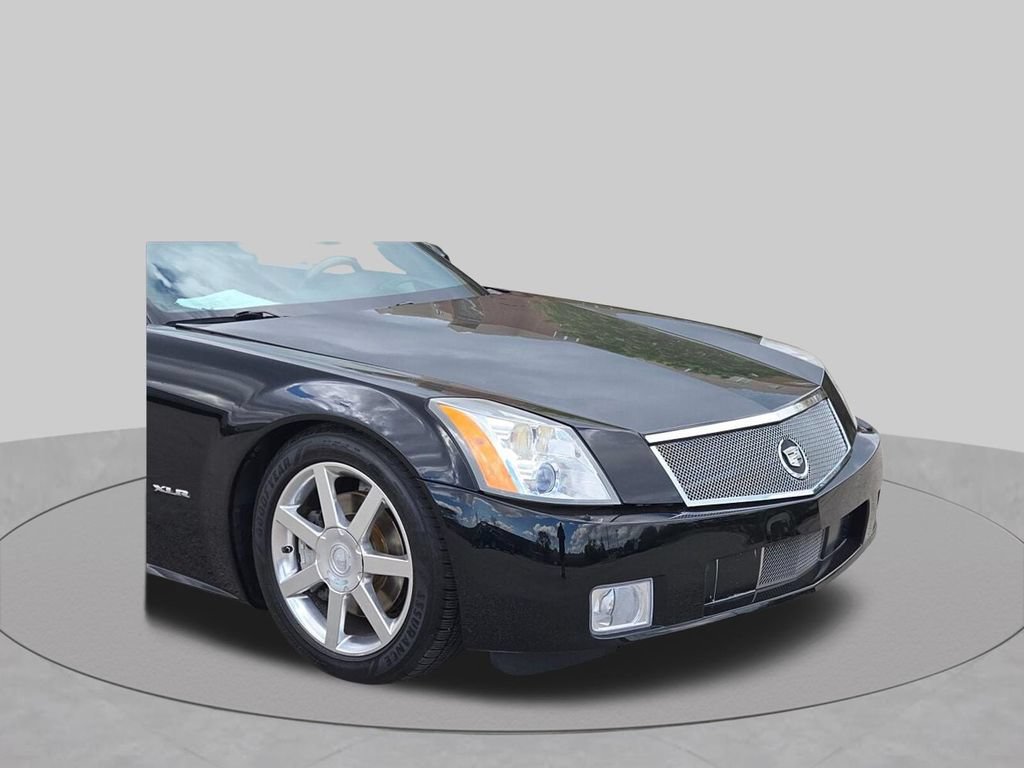 Used 2007 Cadillac XLR RWD image 10