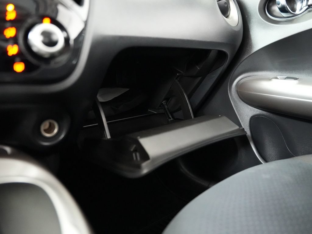 Used 2013 Nissan Juke SV AWD/4WD image 36