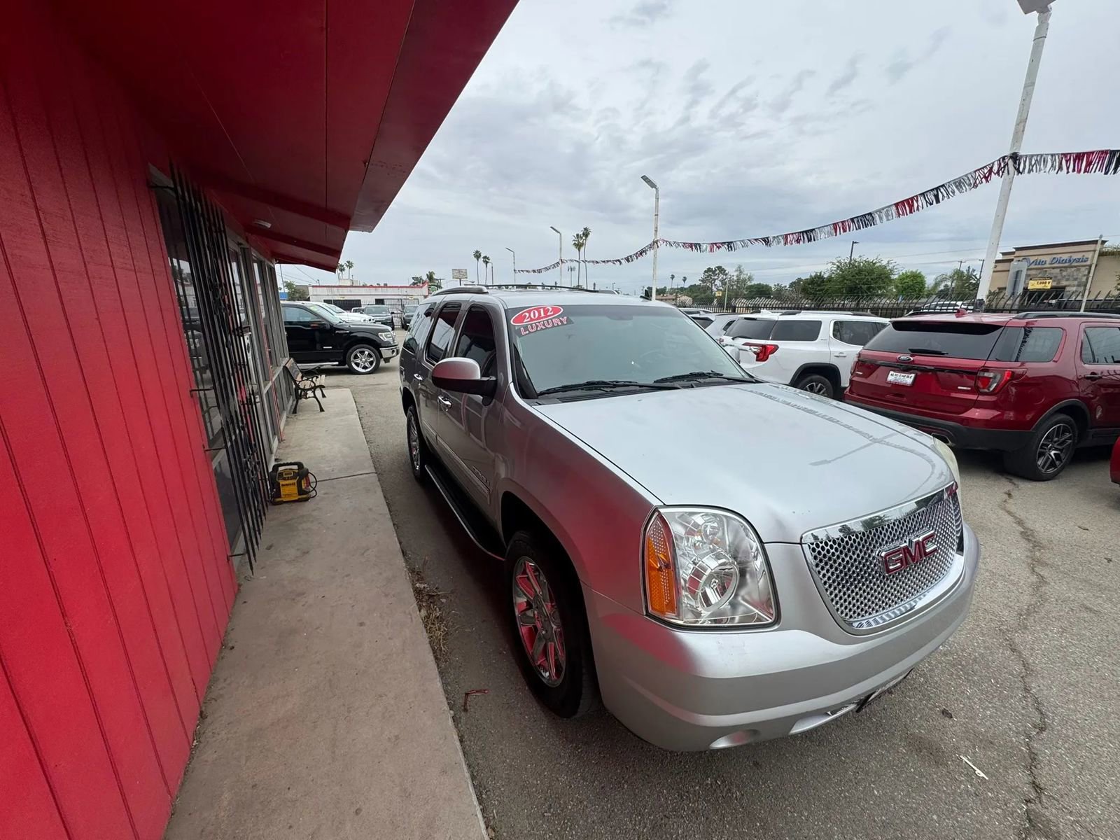 Used 2012 GMC Yukon Denali image 4