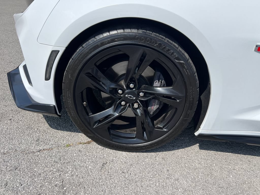 Used 2021 Chevrolet Camaro SS RWD image 10