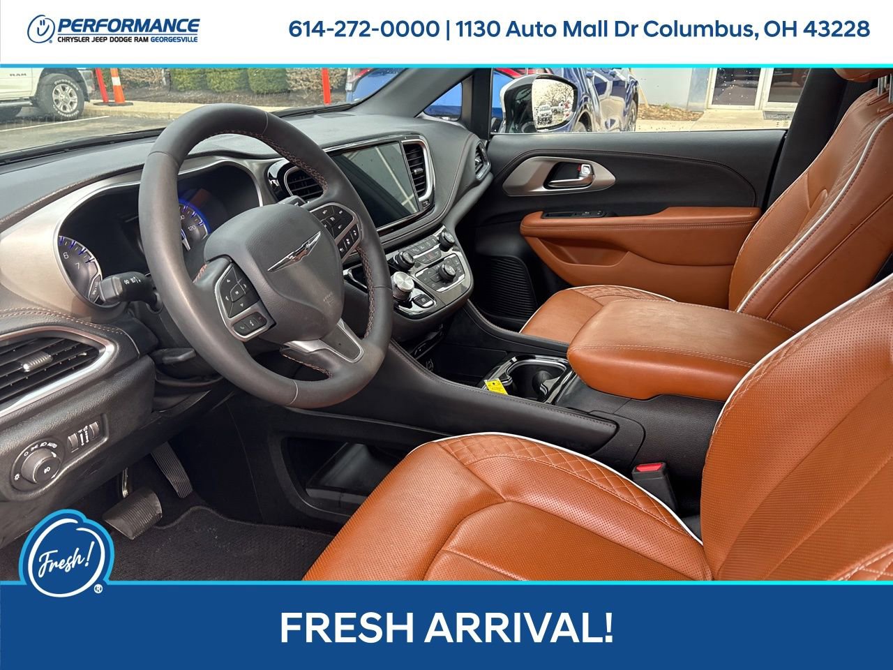 Used 2025 Chrysler Pacifica Pinnacle w/ Trailer Tow Group image 12