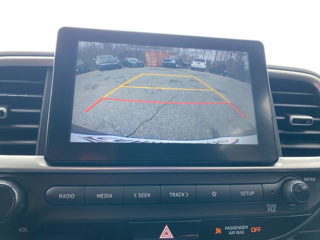 Used 2020 Hyundai Venue SEL image 25