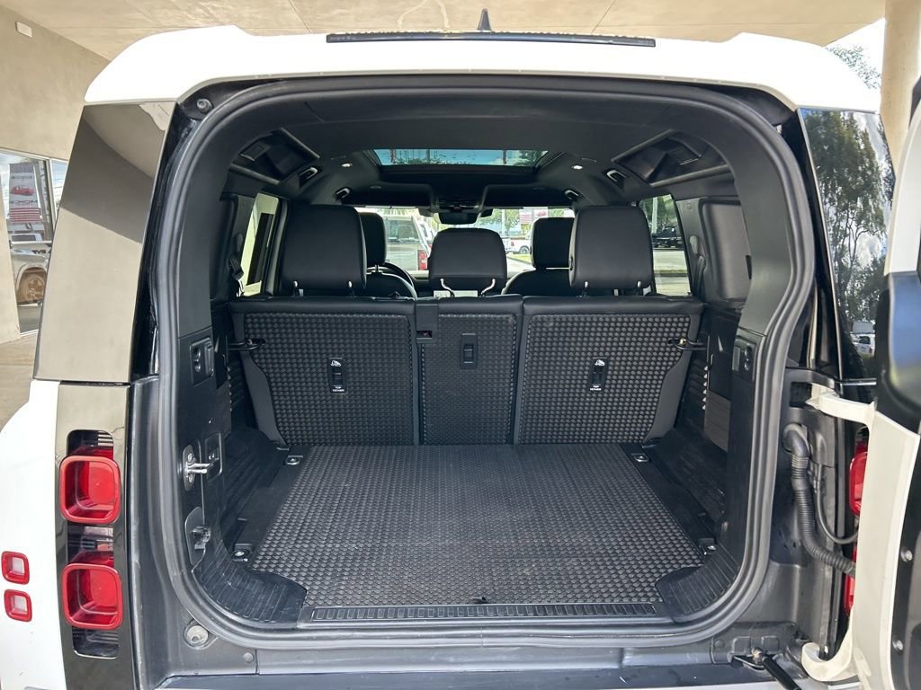 Used 2024 Land Rover Defender 110 S image 35