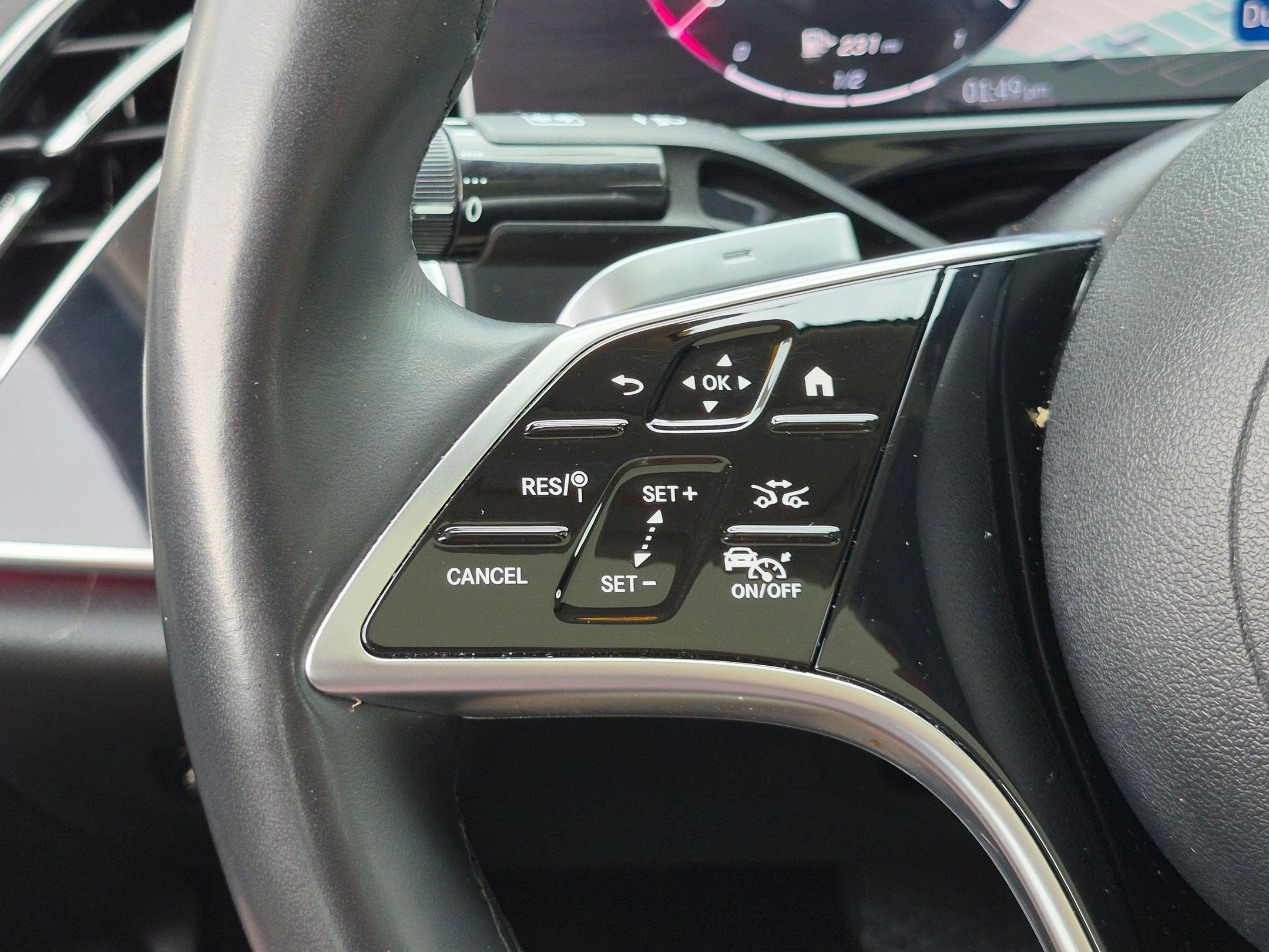 Used 2024 Mercedes-Benz E 350 4MATIC Sedan w/ Airmatic Package image 19
