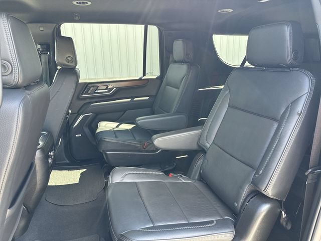 Used 2025 GMC Yukon XL Denali AWD/4WD image 26