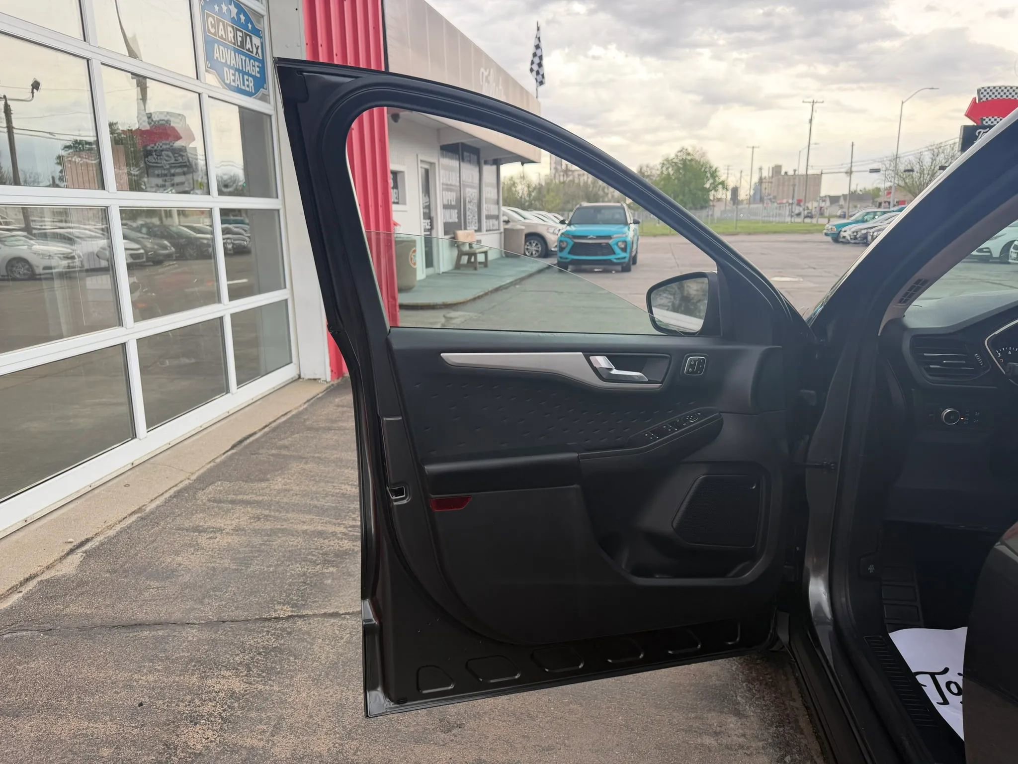 Used 2020 Ford Escape SEL AWD/4WD image 9