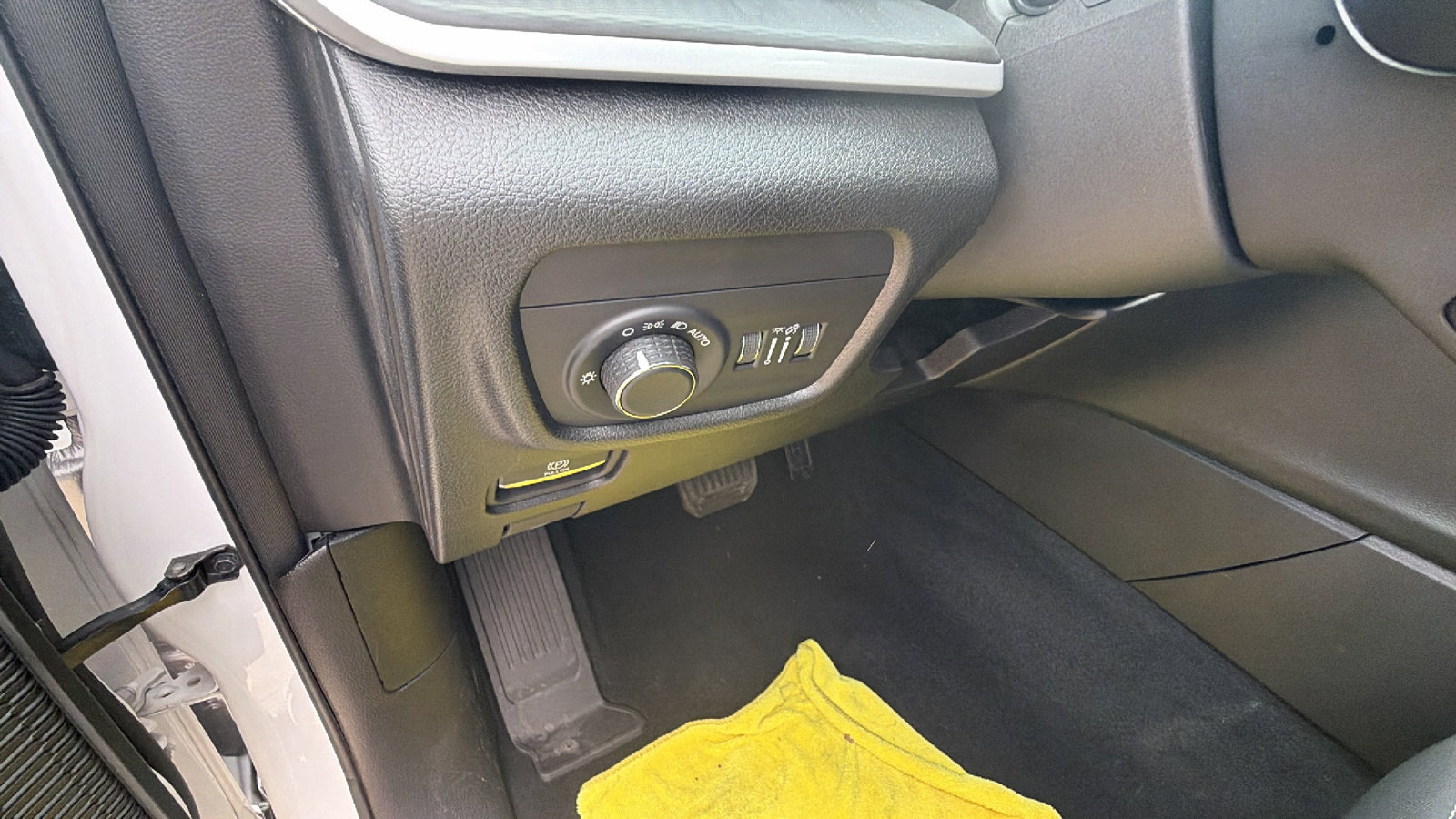 Used 2023 Jeep Grand Cherokee Laredo w/ Trailer Tow Prep Group (B) image 26