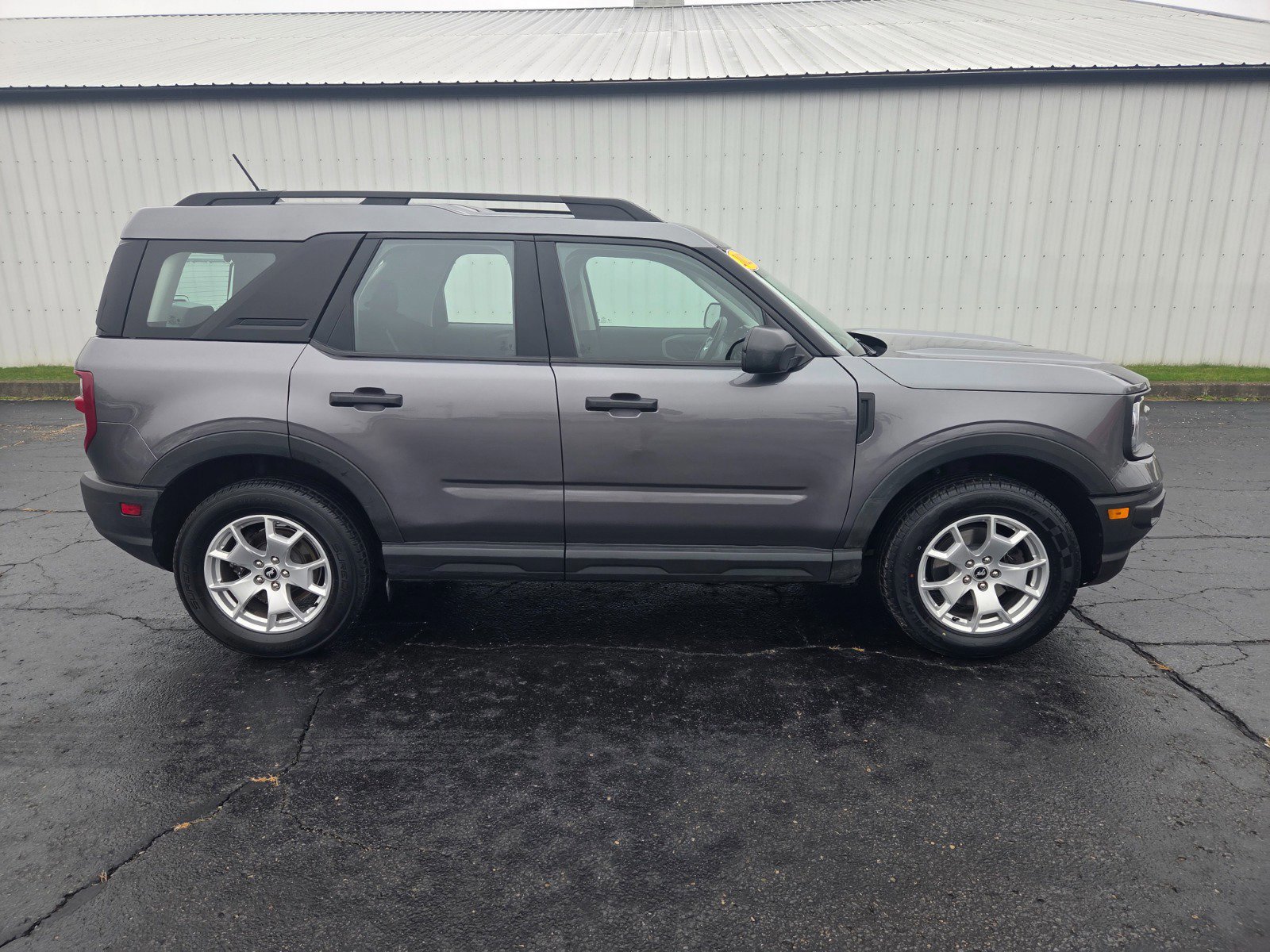 Used 2022 Ford Bronco Sport image 2