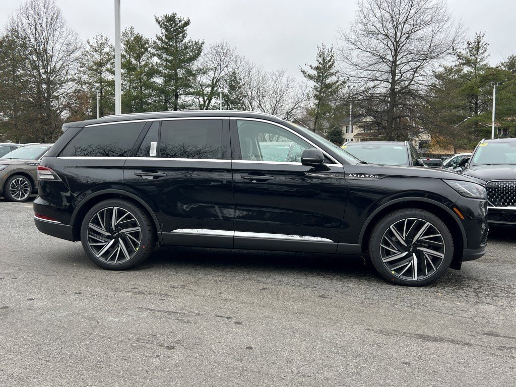 New 2026 Lincoln Aviator Reserve image 3