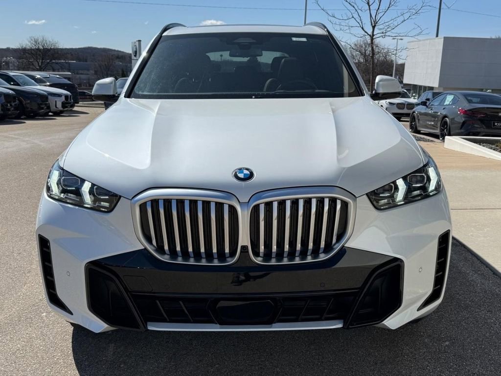 Used 2026 BMW X5 xDrive40i w/ M Sport Package AWD/4WD image 9