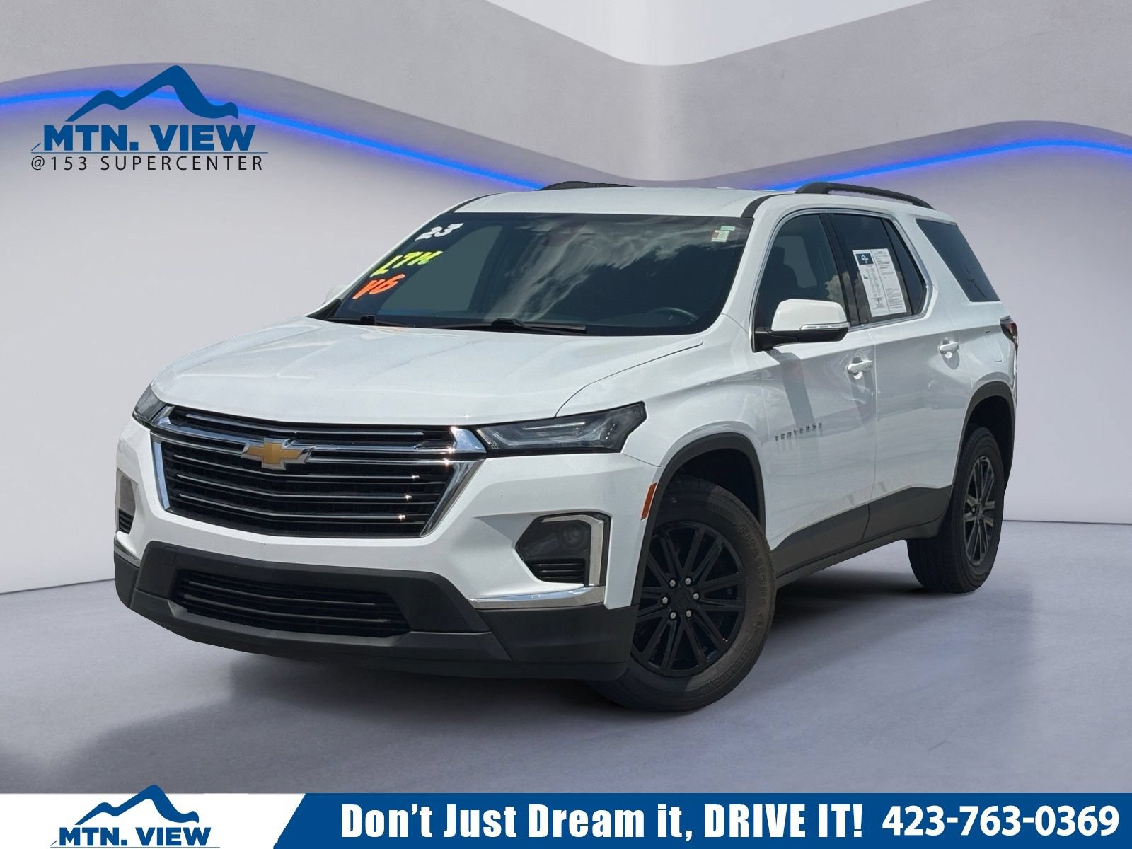 Used 2023 Chevrolet Traverse LT AWD/4WD image 1