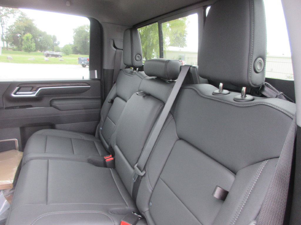 New 2026 GMC Sierra 3500 SLT w/ SLT Premium Package AWD/4WD image 14