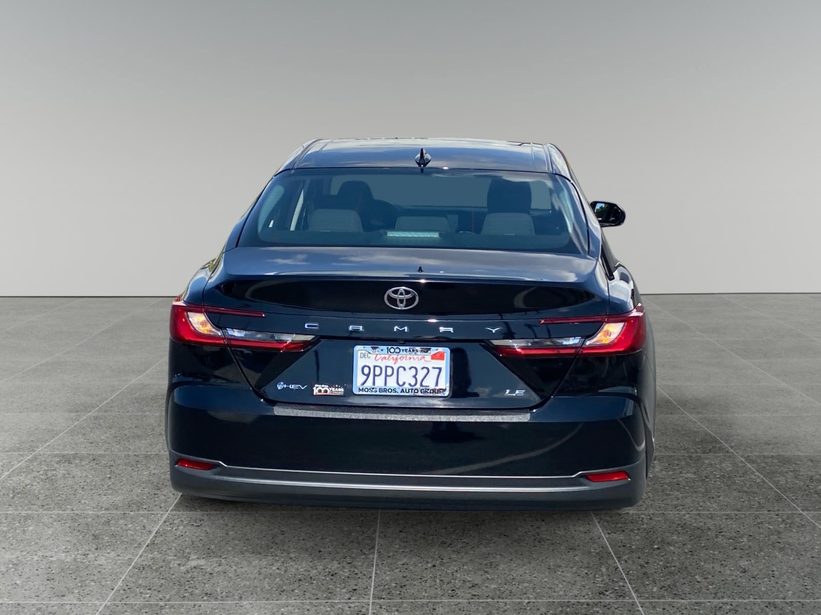Used 2025 Toyota Camry LE w/ Convenience Package FWD image 4