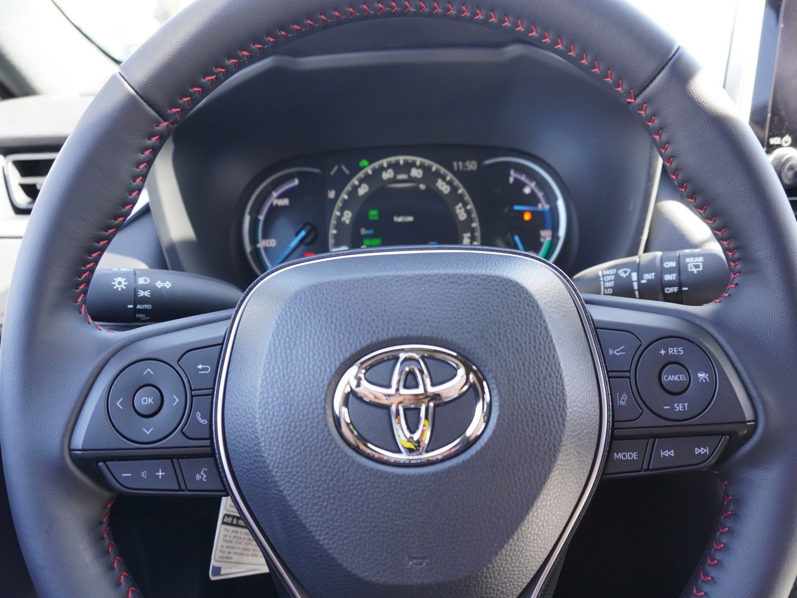 Used 2025 Toyota RAV4 SE image 24