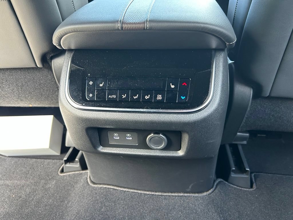 Used 2025 Nissan Armada Platinum Reserve RWD image 54