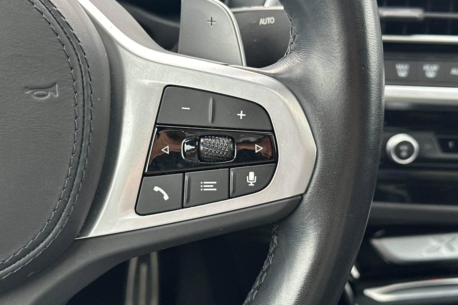 Used 2023 BMW X4 xDrive30i w/ M Sport Package image 29