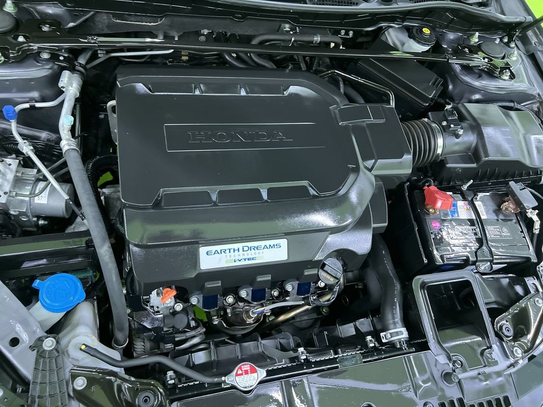 Used 2016 Honda Accord Touring image 31