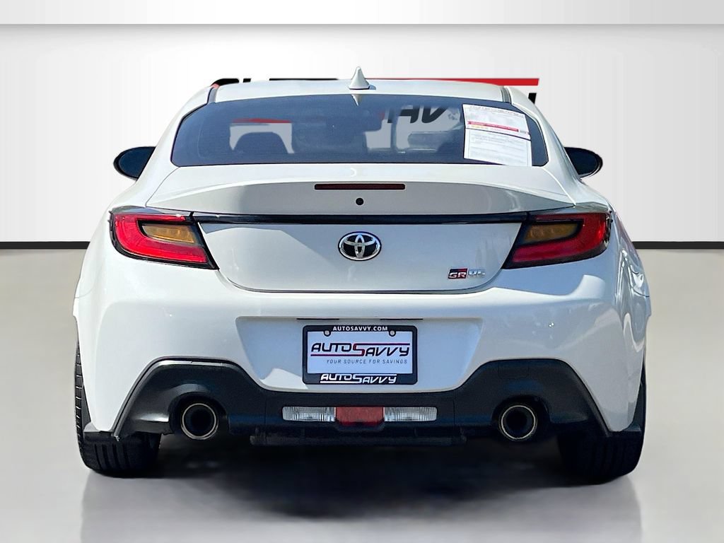 Used 2023 Toyota GR86 w/ ALL Weather Mat Package (TMS) RWD image 6