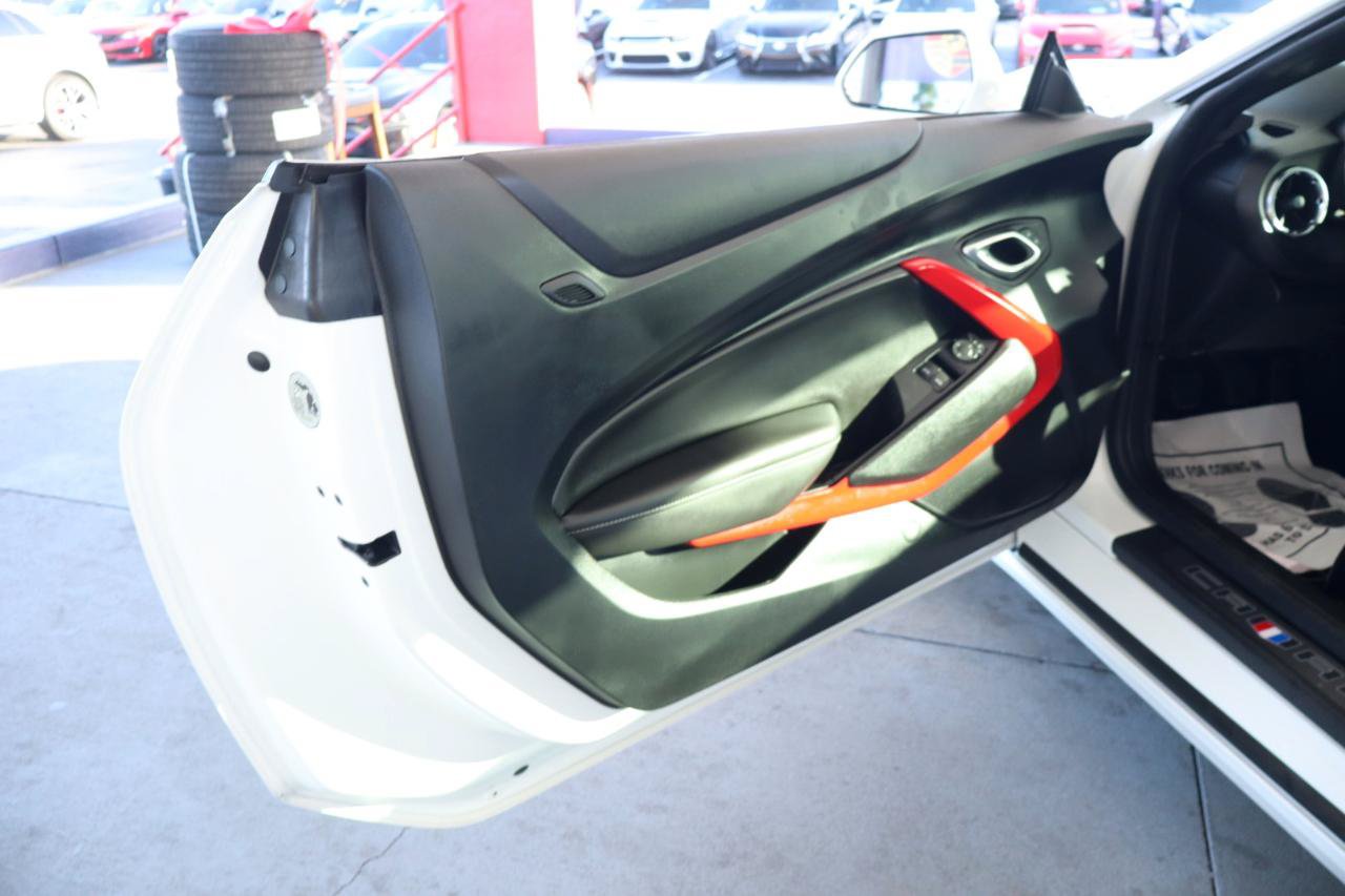 Used 2022 Chevrolet Camaro LT RWD image 30