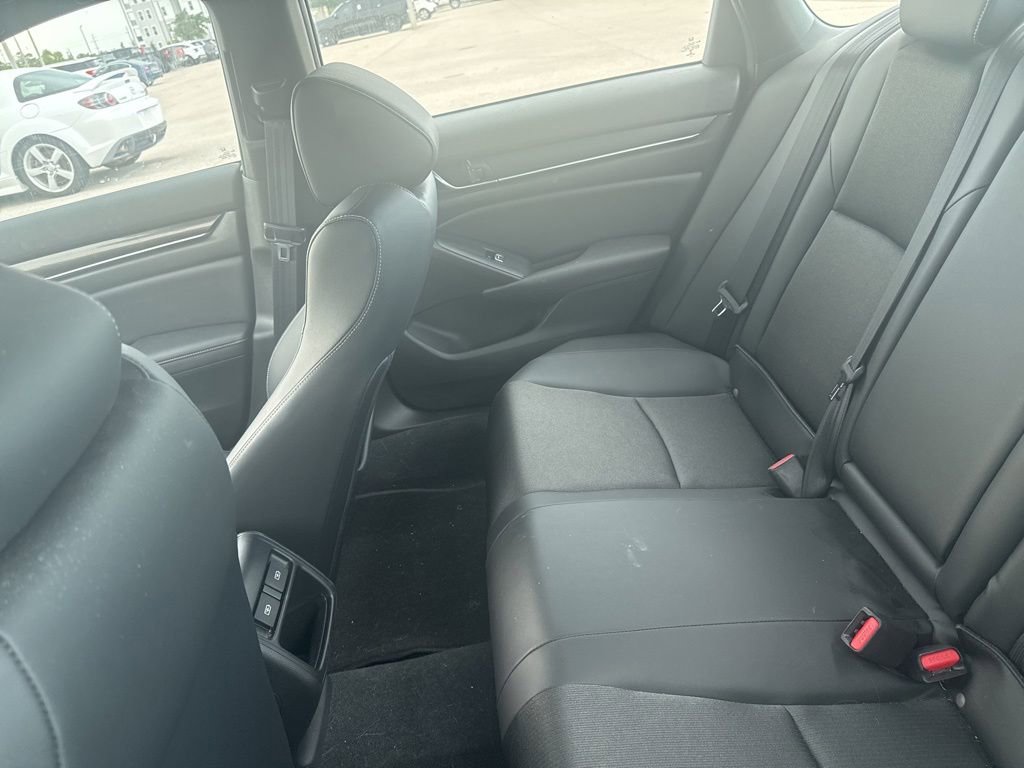 Used 2022 Honda Accord Sport image 11
