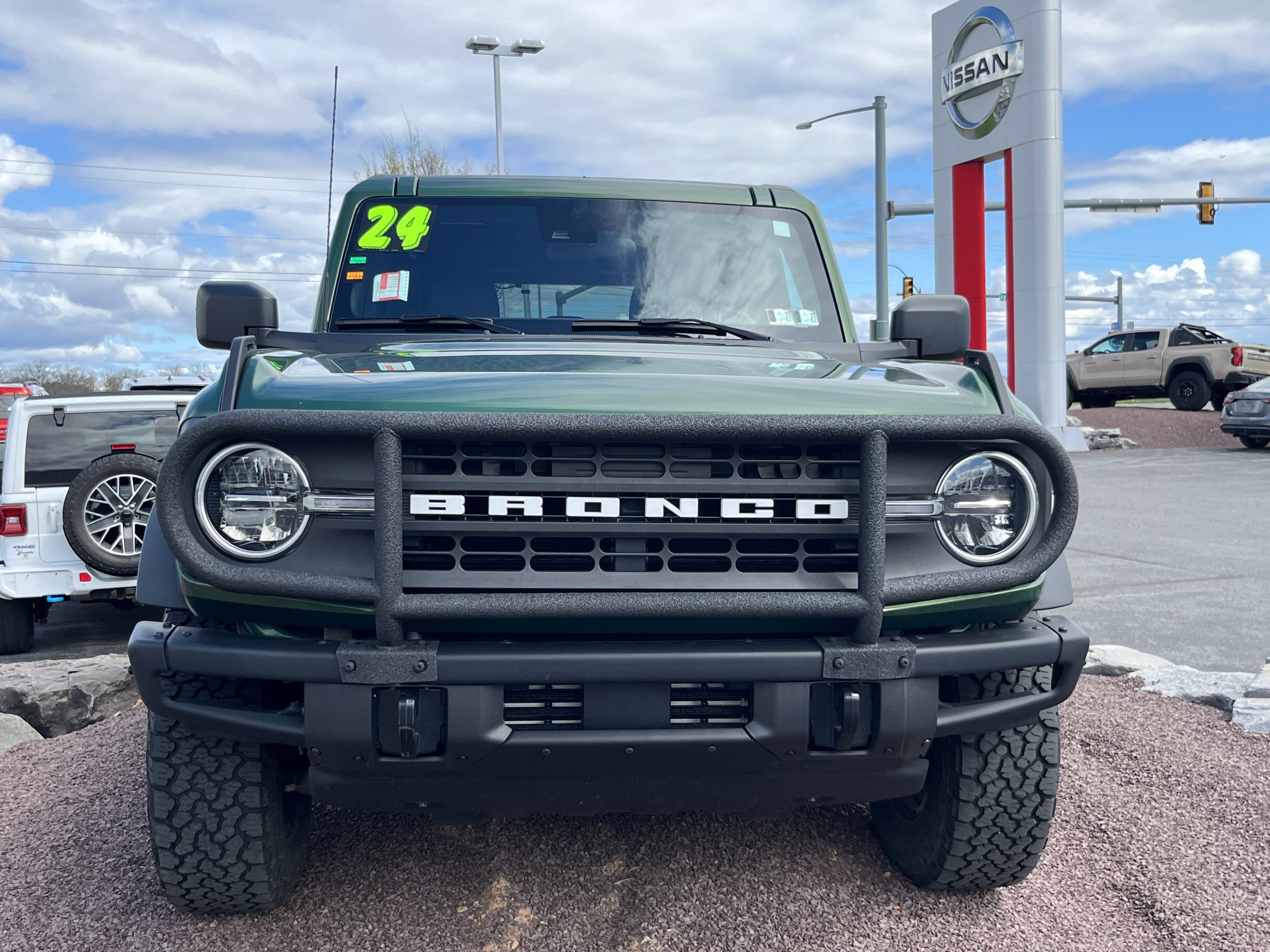 Used 2024 Ford Bronco Black Diamond image 8