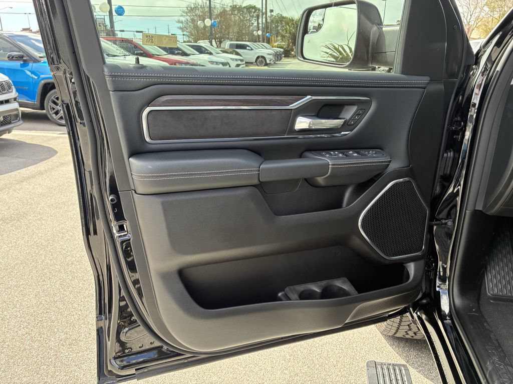 New 2026 RAM 1500 Laramie w/ Laramie Preferred Package AWD/4WD image 18