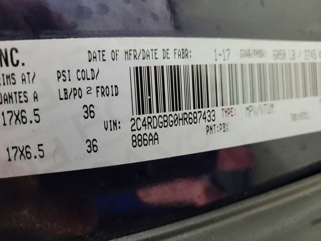 Used 2017 Dodge Grand Caravan SE image 40