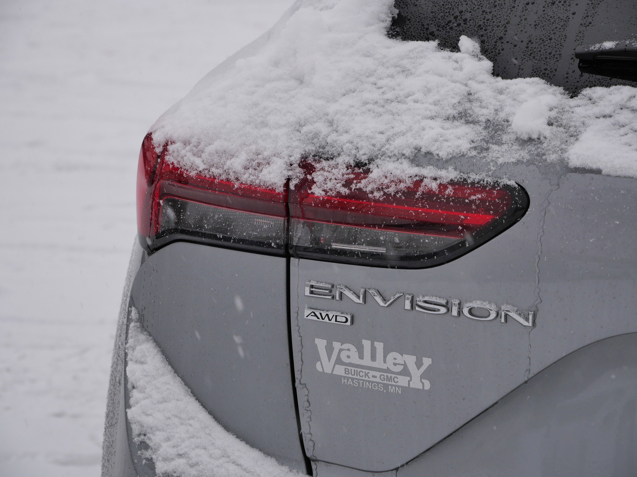 Used 2023 Buick Envision Essence image 8