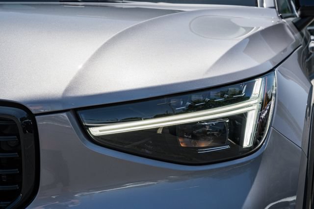 New 2026 Volvo XC40 B5 Plus w/ Climate Package AWD/4WD image 13