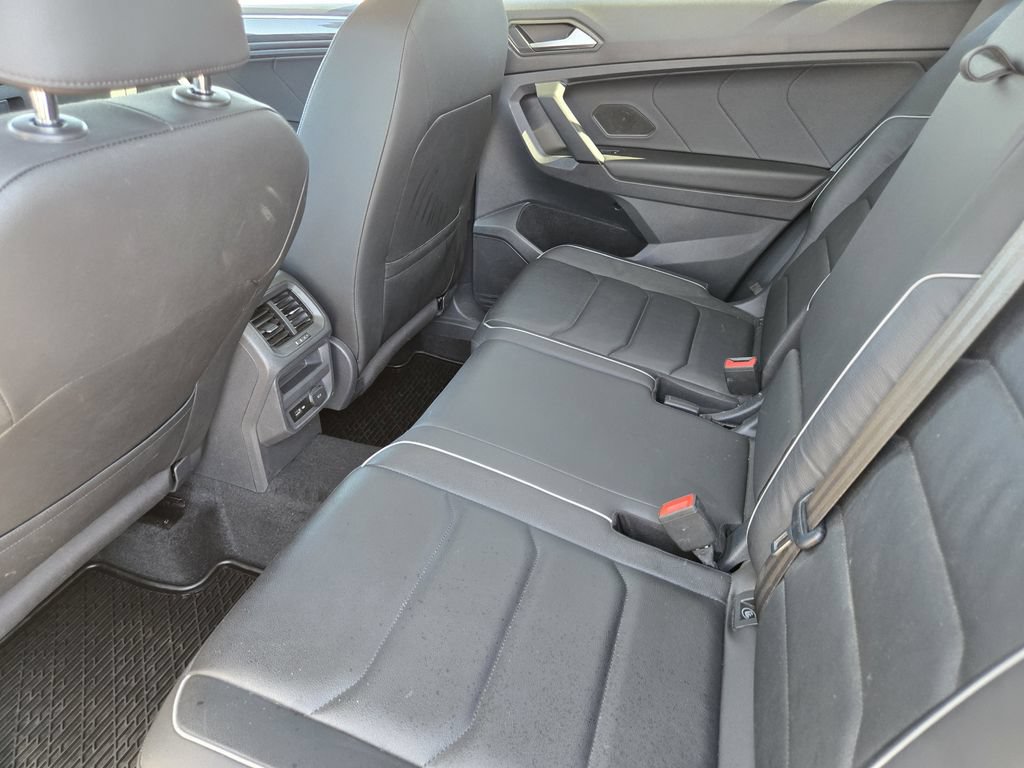 Used 2019 Volkswagen Tiguan SEL Premium w/ 3rd Row Seat Package AWD/4WD image 29