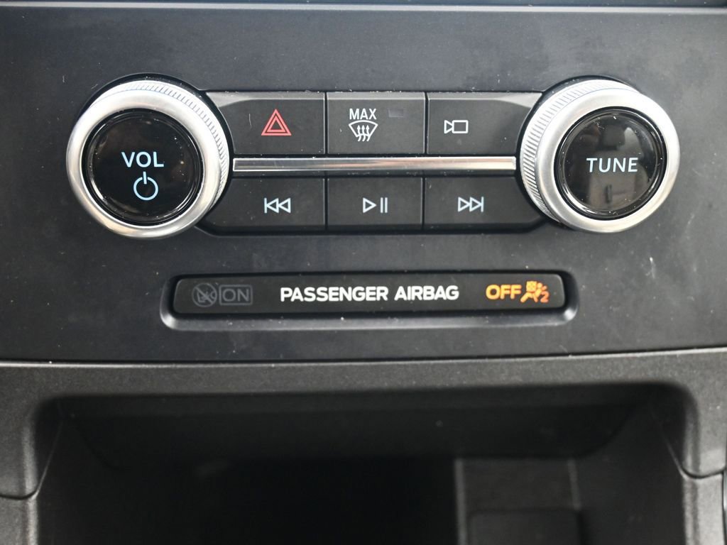 Used 2023 Ford Edge Titanium w/ Class II Trailer Tow Package AWD/4WD image 28