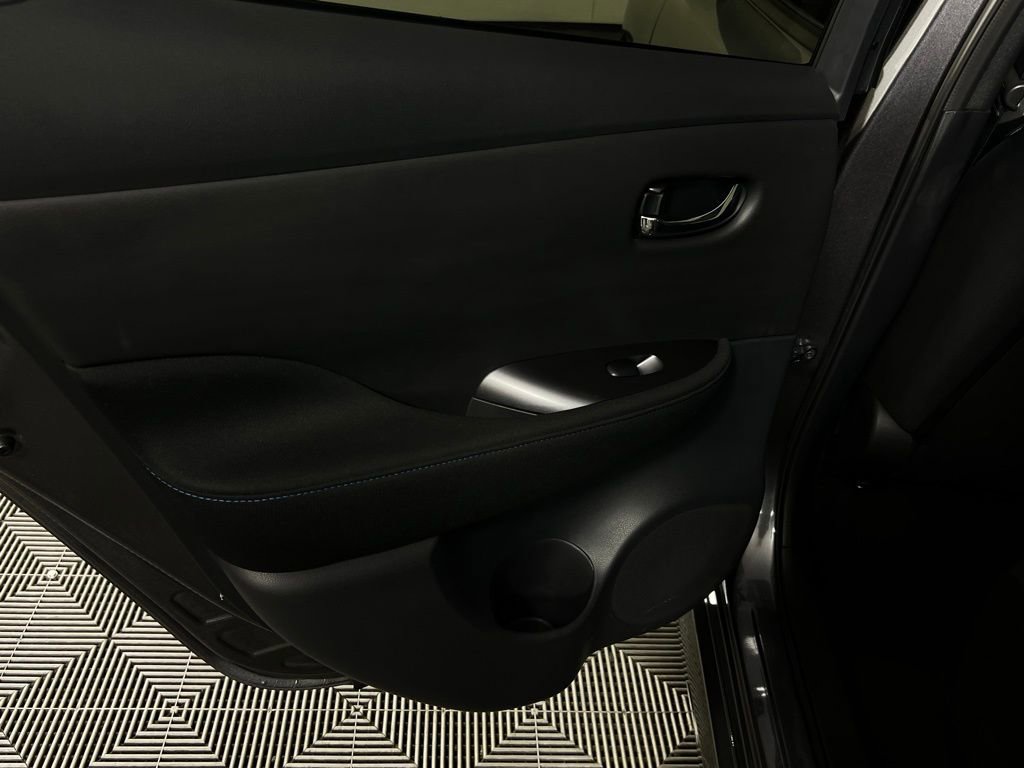 Used 2024 Nissan Leaf S image 24