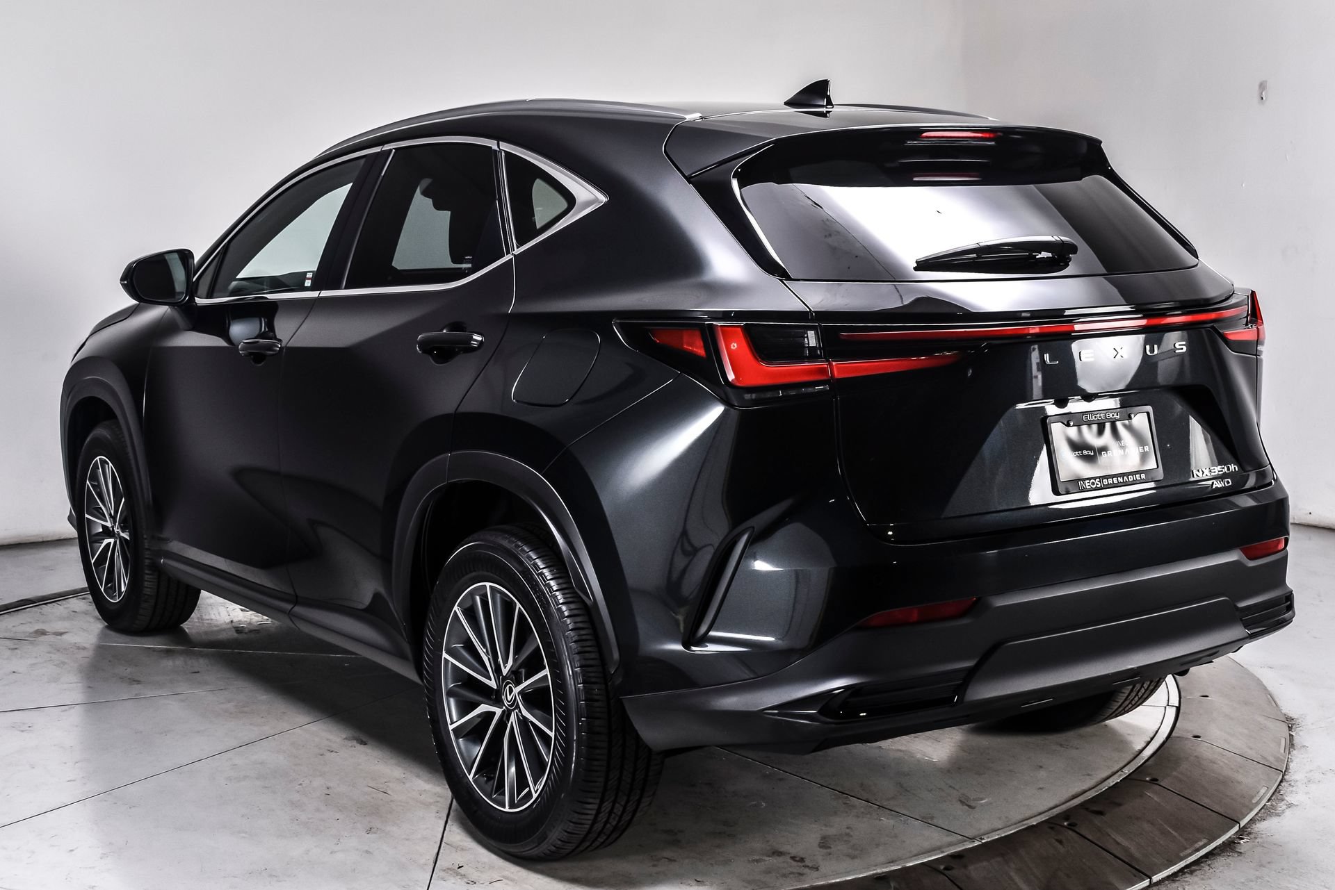 Used 2024 Lexus NX 350h AWD w/ Vision Package image 6