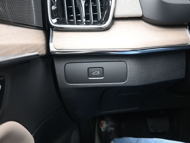 New 2026 Volvo XC90 B6 Plus w/ Protection Package Premier image 29