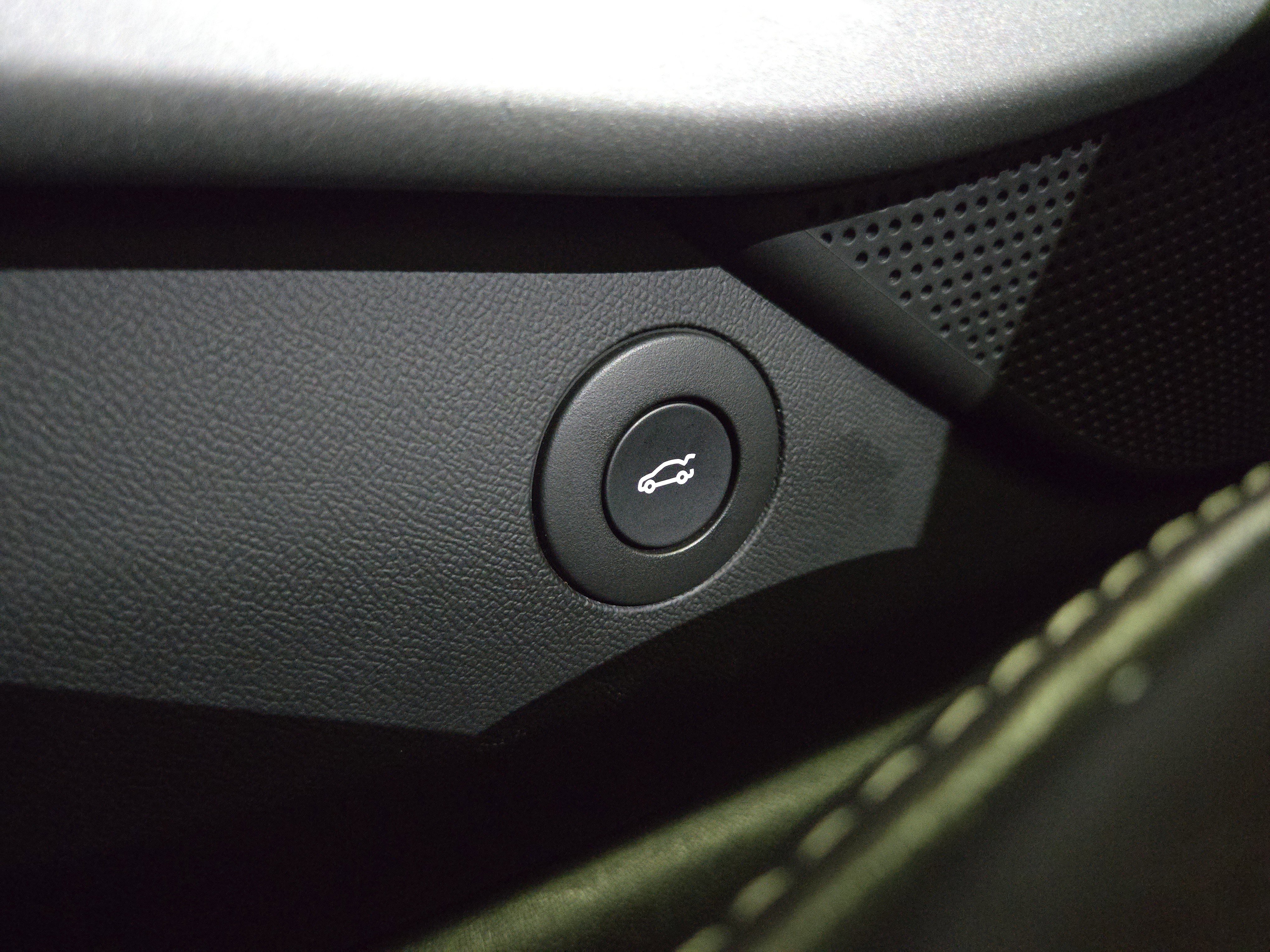 Certified 2022 Chevrolet Camaro LT w/ RS Package image 27