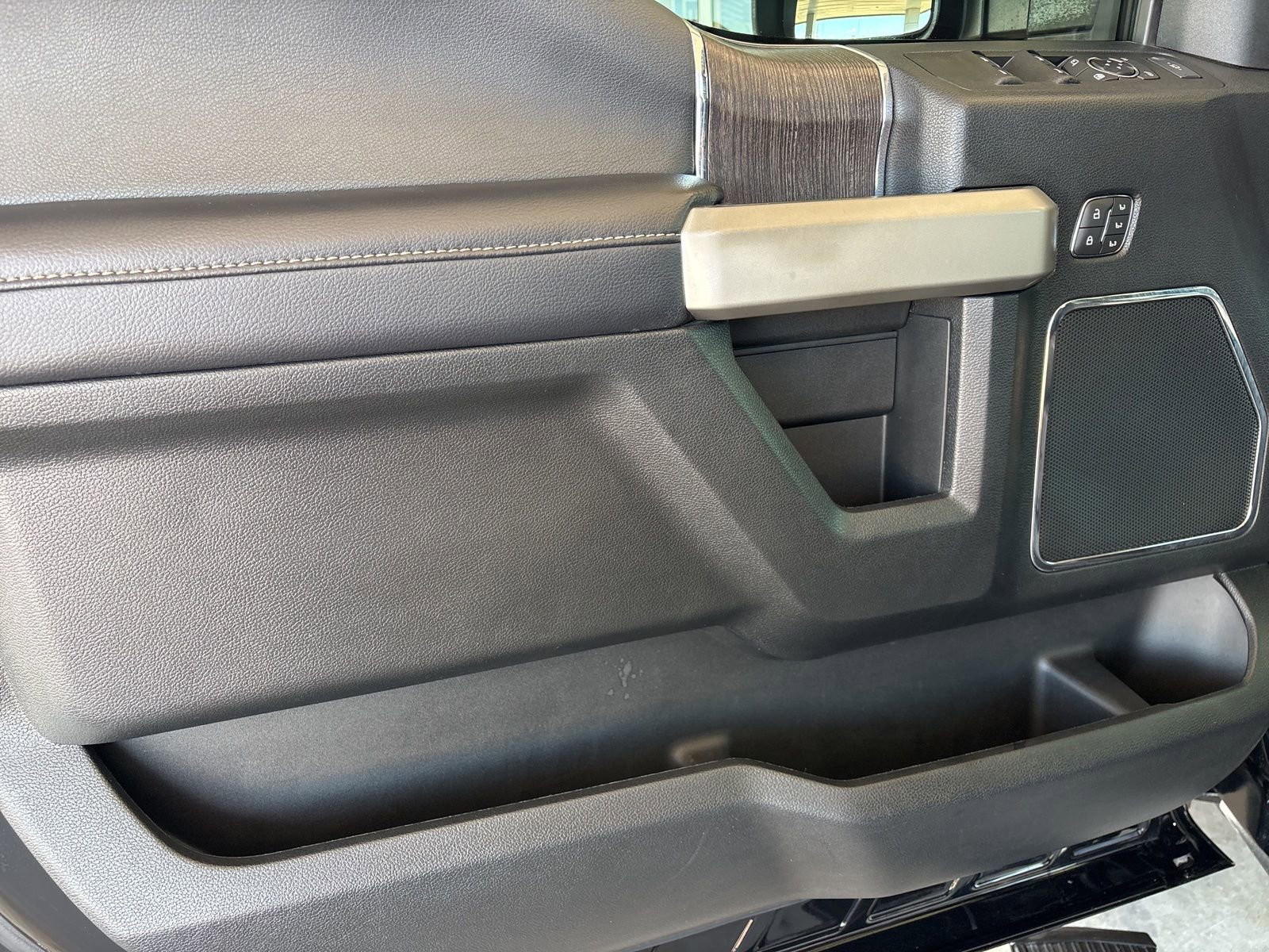 Used 2021 Ford F250 Lariat image 12