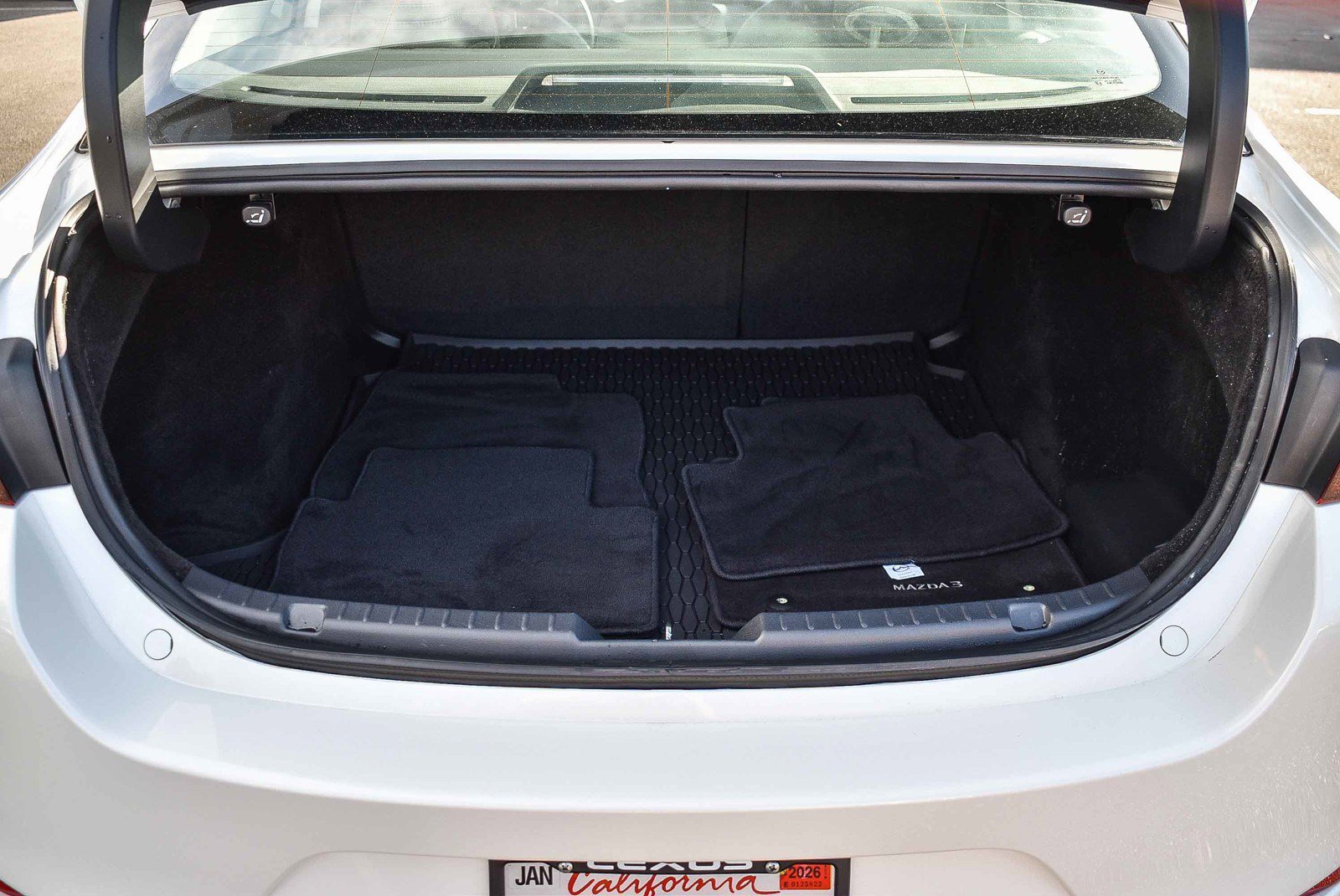 Used 2023 MAZDA MAZDA3 s image 25