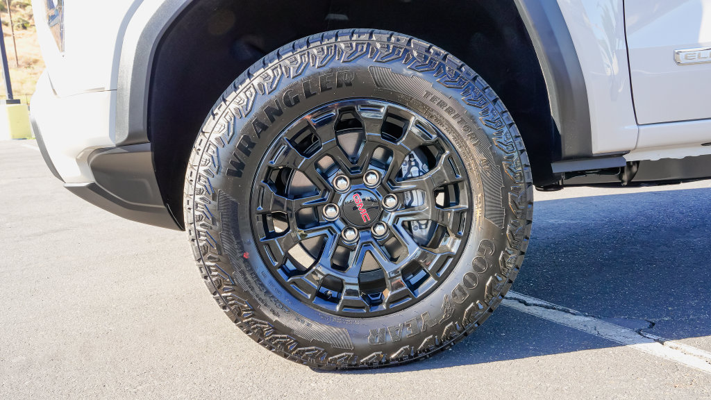 New 2026 GMC Canyon Elevation w/ Convenience Package AWD/4WD image 7