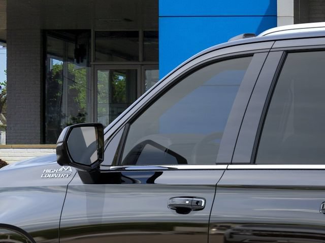 New 2026 Chevrolet Suburban High Country w/ Sun And Tow Package AWD/4WD image 12