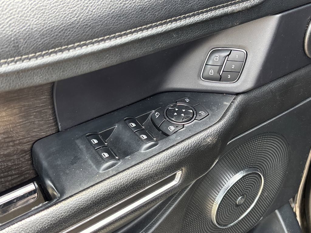 Used 2018 Ford Expedition Limited w/ Equipment Group 302A RWD image 17