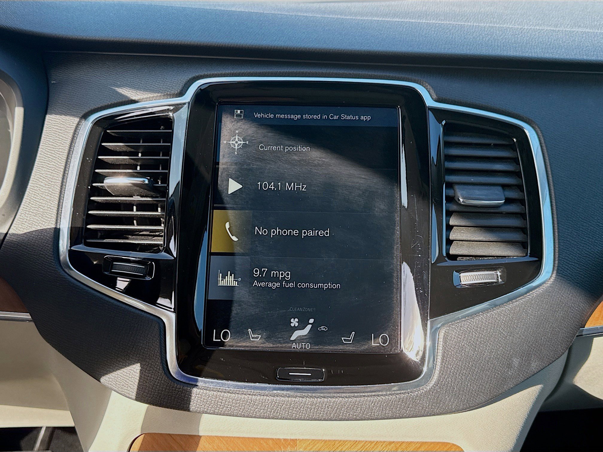 Used 2021 Volvo XC90 T6 Momentum w/ Advanced Package image 12