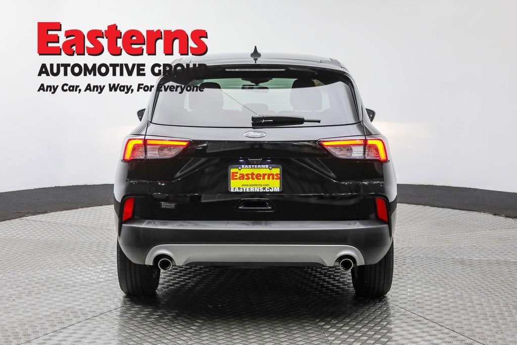 Used 2022 Ford Escape SE image 6